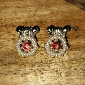 Elegant Vtg. Gold Toned and Red Aurora Borealis Pearl Earrings